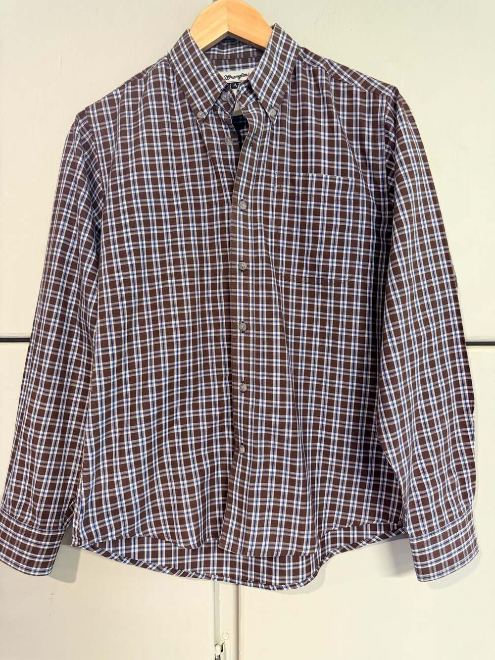 Wrangler Riata Women’s  XL Brown and Blue Plaid Long Sleeve Button-Down Shirt